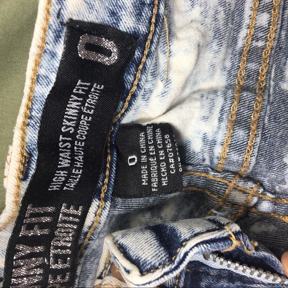 Retro Acid Wash High Rise distressed Jeans - Picture 5 of 7